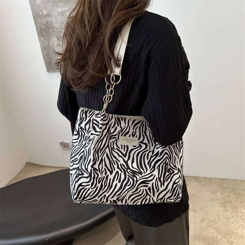 Designer Luxury Leisure And Fashion Canvas Women S New Korean Edition Large Capacity Personalized Handheld Shoulder Tote Bag