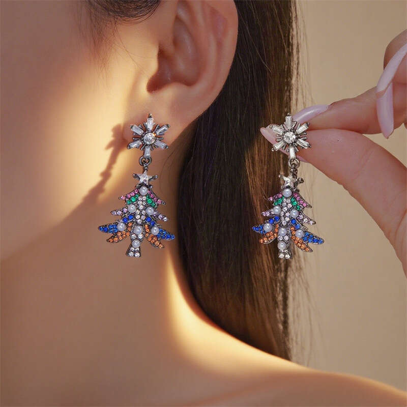 New Dia-Encrusted Snowflake Christmas Tree Fashion Niche Exquisite Versatile Earrings for Women