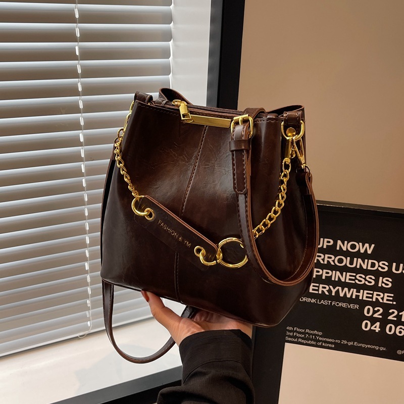 Free shipping designer bag Large Capacity Bag Women Chain Shoulder Bag fashion casual Handheld Bucket Bag Portable Bucket Type