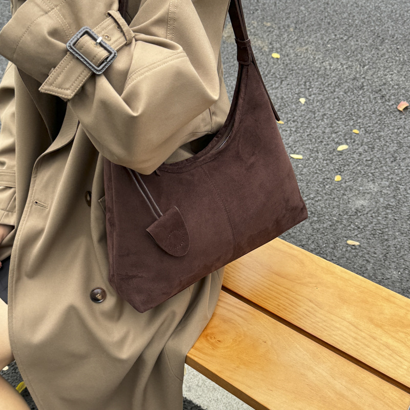 Free shipping designer bag Autumn and Winter Suede Tote Bag New Commuting Large Capacity Shoulder Bag Versatile Casual Crossbody Bag