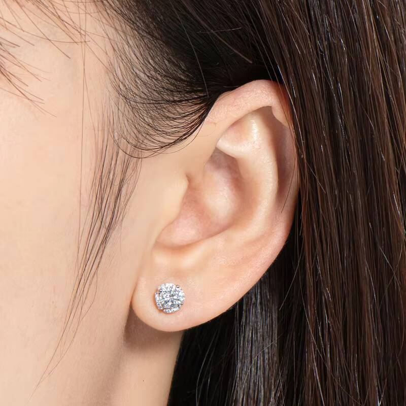 Factory Supply Directly 925 Sterling Silver Halo 5mm 05CT VVS Moissanite Flower Stud Earring for Girls