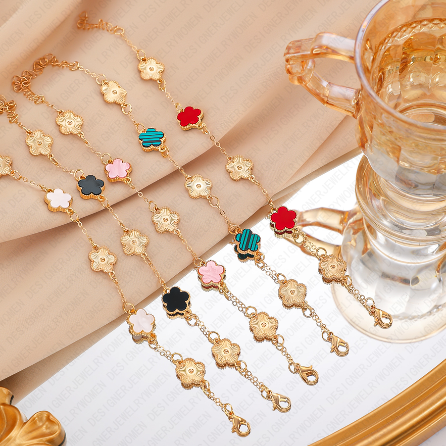 Designer Bracelet for Women Gold Flower Bracelets Shell Bangle Classic Bangles Luxury Jewlery Designer for Women Elegant Sophisticated Timeless Gift P