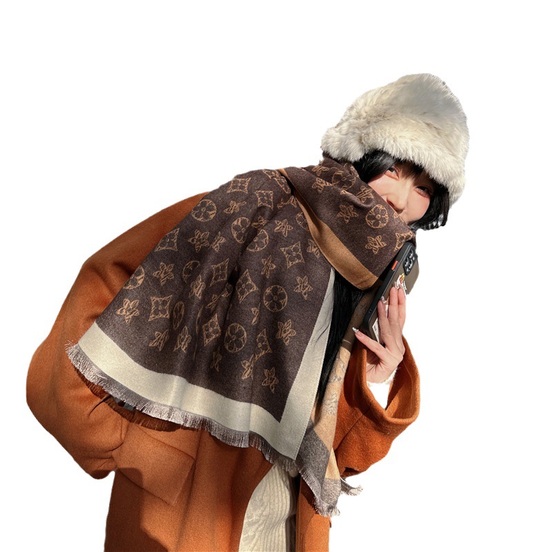 Free shipping Designer Scarves Winter Fashion High Quality Versatile Light Luxury Scarf Womens High Quality Long Shawl Scarf Thickened Warm