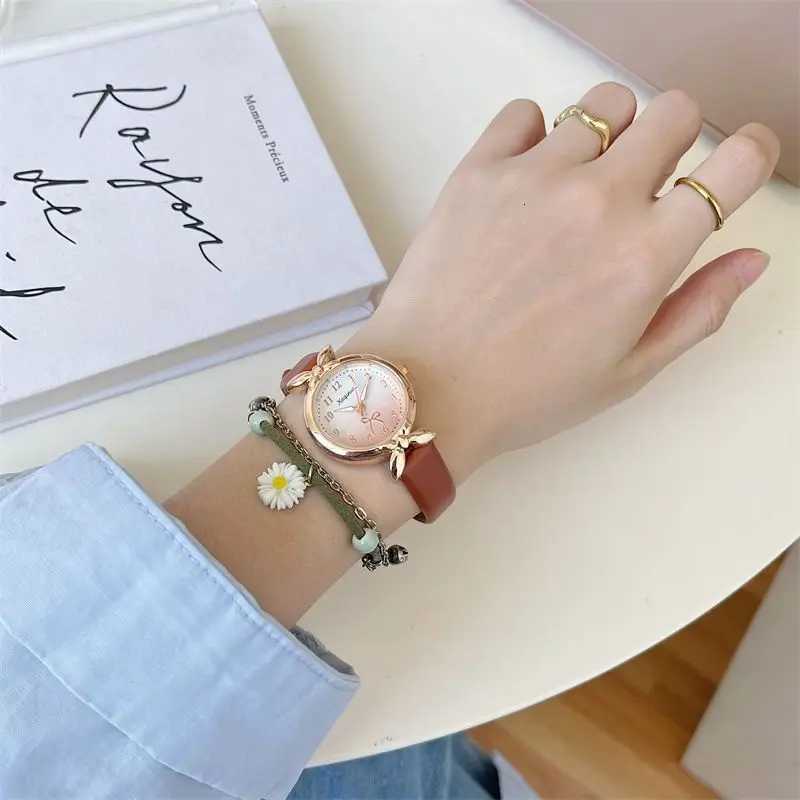 New Mode Watch Mystery Box Randomly Send Watches Surprise Watch Blind Box Watch is the Watch in the PictureT251027