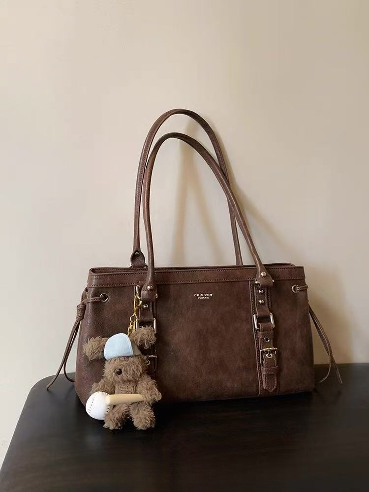 Designer's new women's autumn/winter retro large capacity handbag, fashionable shoulder bag