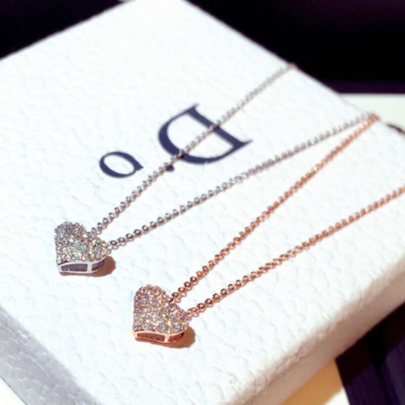 Pendant Designer luxury necklace Trend Super Shiny Zircon Heart-shaped Elegant Collarbone Short Necklace N00405