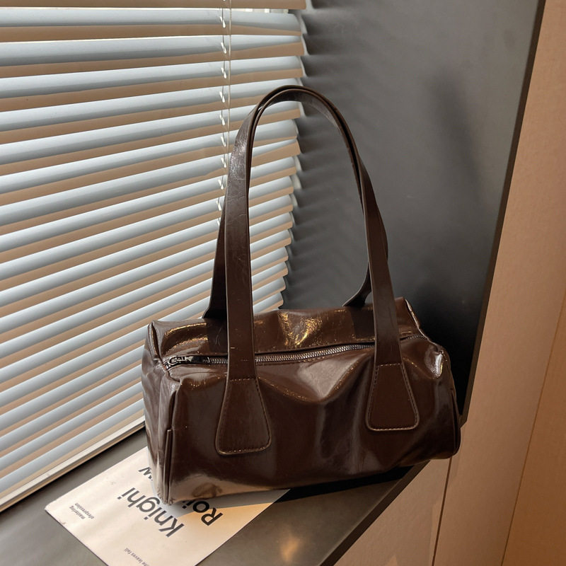 Korean style niche retro texture style underarm long stick bag, winter new elegant casual handbag, trendy and versatile women's shoulder bag, des