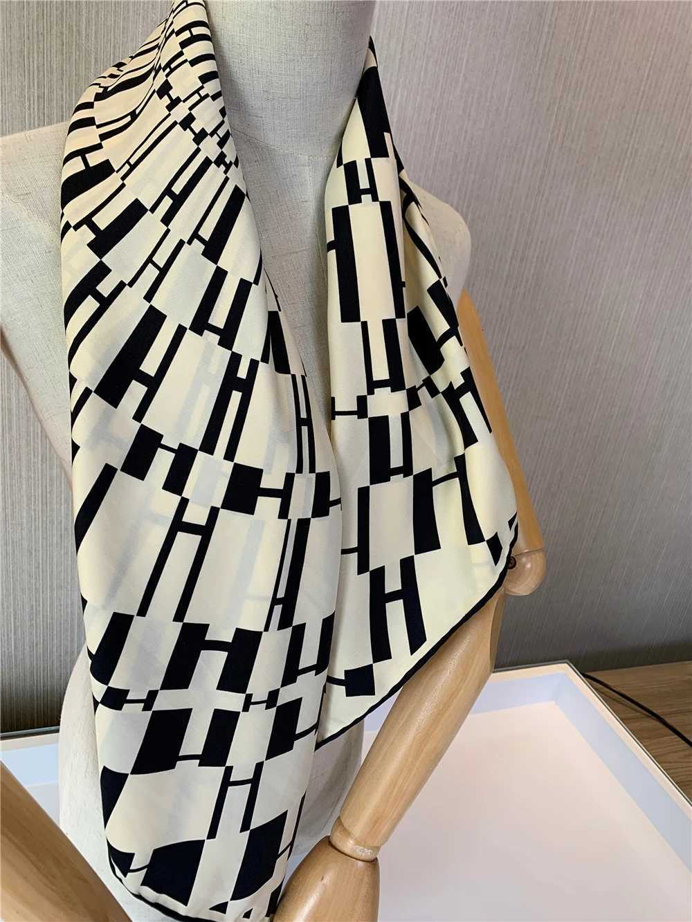 90cm Square Scarf Luxury Twill Silk Rold Scarf Hijab Brand Wen Scarf Handmade Curd Ladder Ladies Foard band BandanaW251027