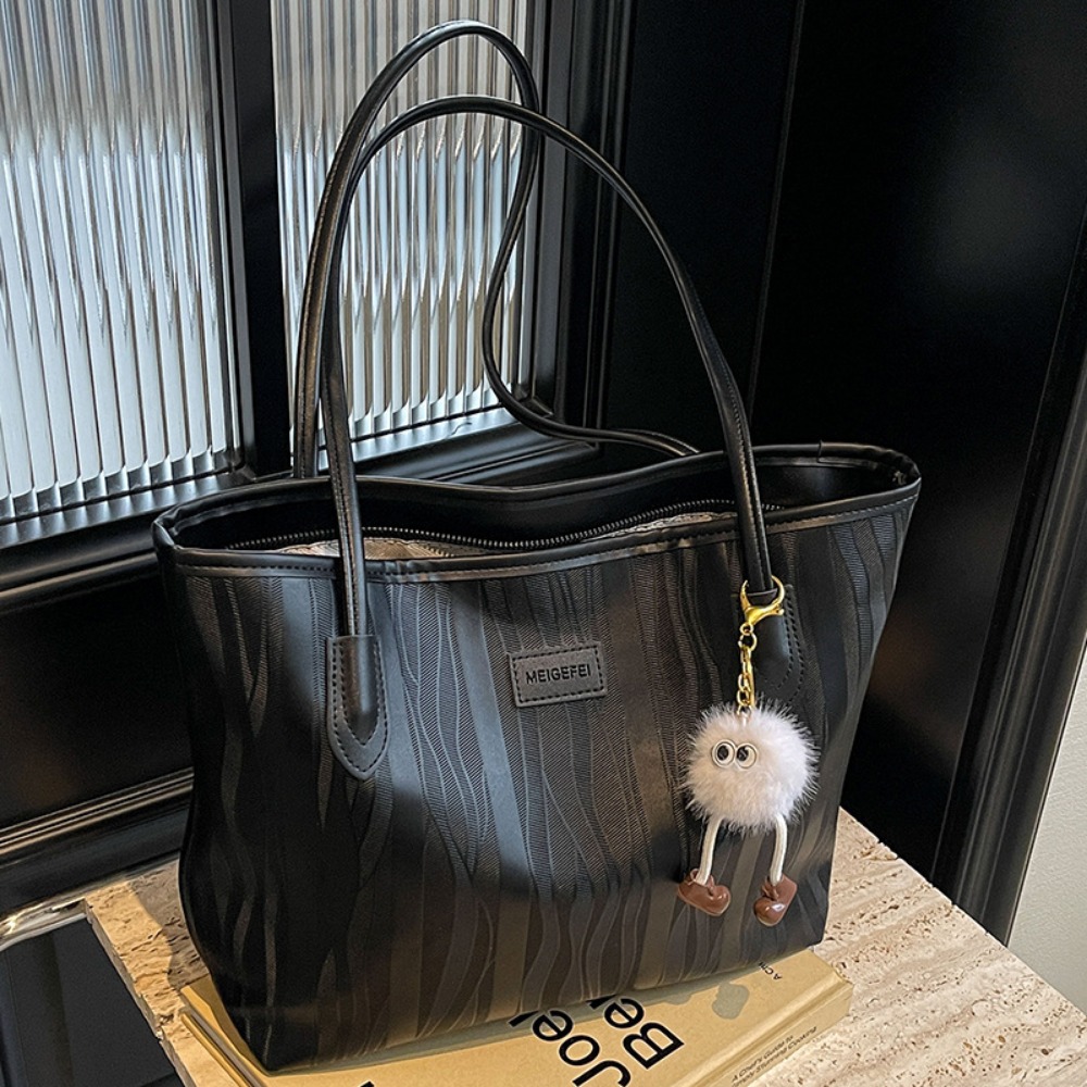 Womens Large-Capacity Tote for Commuting - Durable Shoulder & Handbag Ideal for Daily Use