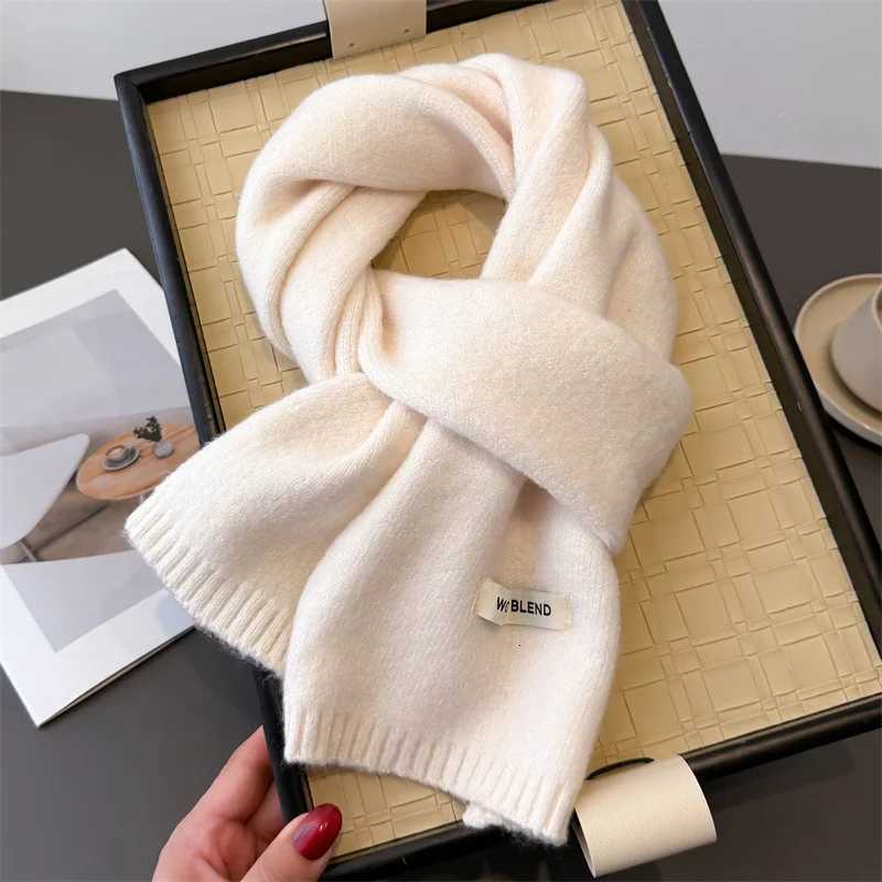 2025 Winter Wool Scarf For Wen Long Warm Cashmere Scarves Hijab Solid Lady Shawl Wrap Fa Pashmina Bandana Scarfs NewW251027