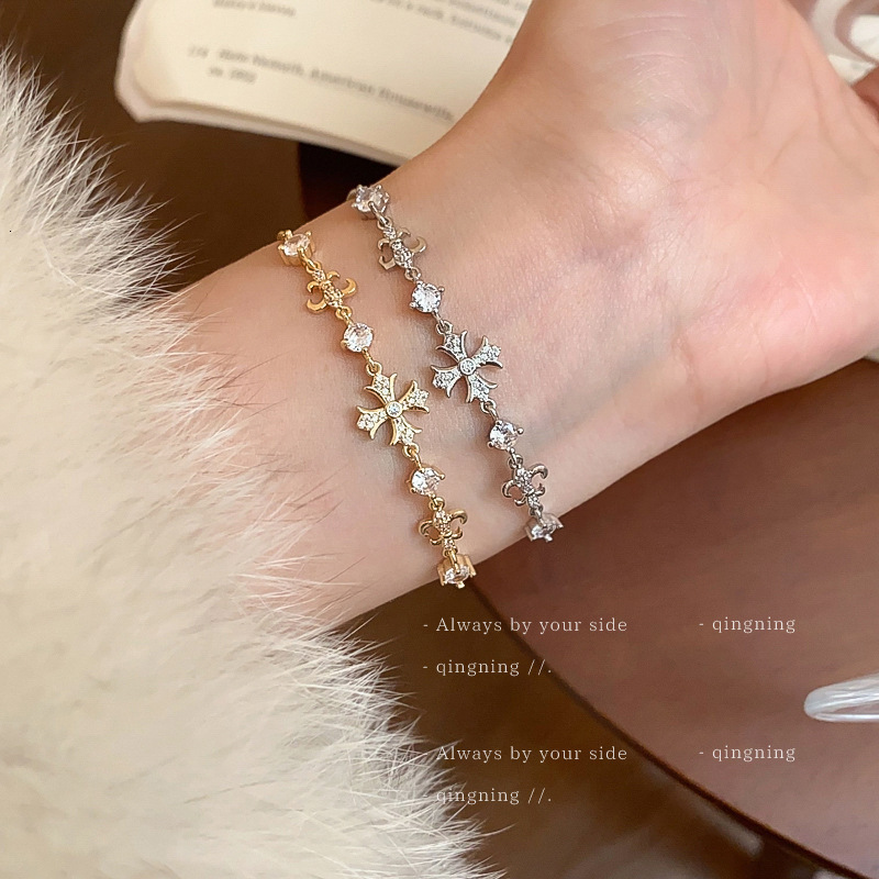 High-Value Minimalist Cross Bracelet Light Niche Exquisite High-End Feel Adjustable Pull Chain Women's Jewelry Z260313