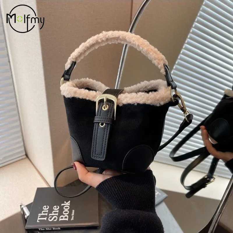Womens Bags Bucket Shoulder Handbag Autumn Winter Vintage Versatile Lamb Wool Handbag Elegant Fashion Crossbody Bag Wholesale Y251027