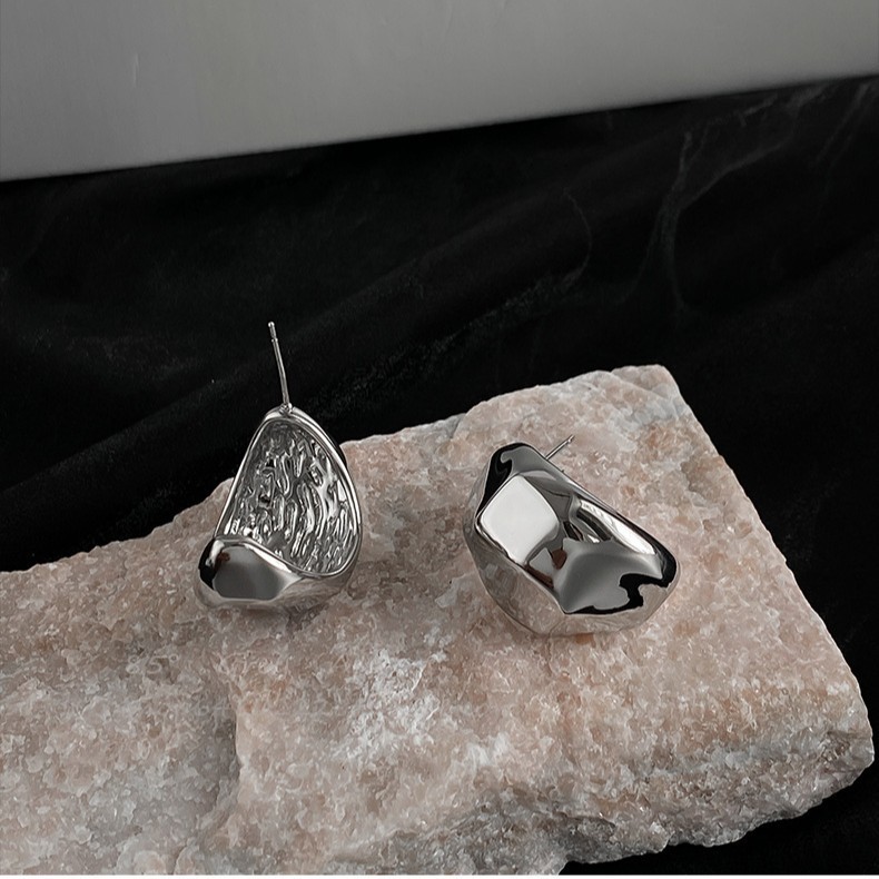 Sier Needle Metal Geometric Faceted C-shaped Minimalist Style Niche Trend Earrings Light Design Sense Ear Jewelry - view 3