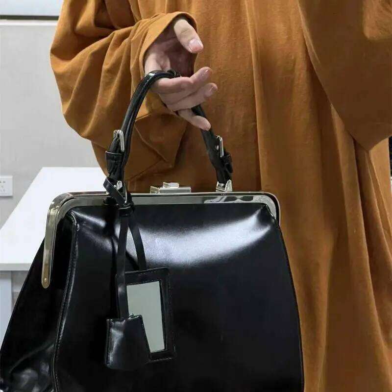 Retro Fashion Metal Clip Handbag Patent Leather Glossy Surface Casual Multifunctional Large Capacity Crossbody Bag Women Trendy