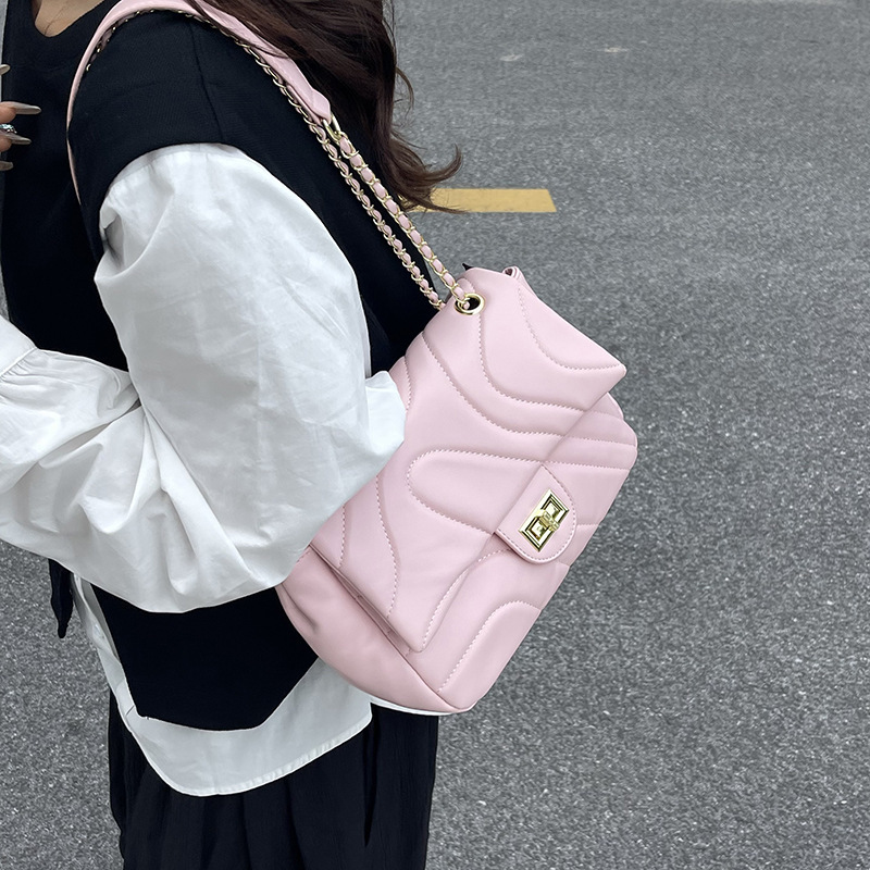 new Free delivery designer shoulder bag Fashionable and minimalist casual handbag with solid color design