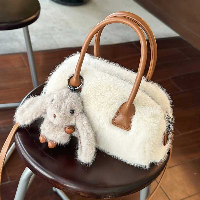 Faux Fur Shoulder Crossbody Bag Plush Woman Handbag Winter Fashion Pillow Bag Korean Style Ins Trendy Fluffy Purse Y251027