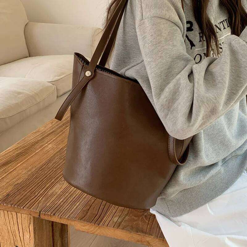 New Bucket Bag With Retro And High-End Feel, Single Shoulder Armpit Tote Bag, Versatile, Large Capacity Handheld Commuting