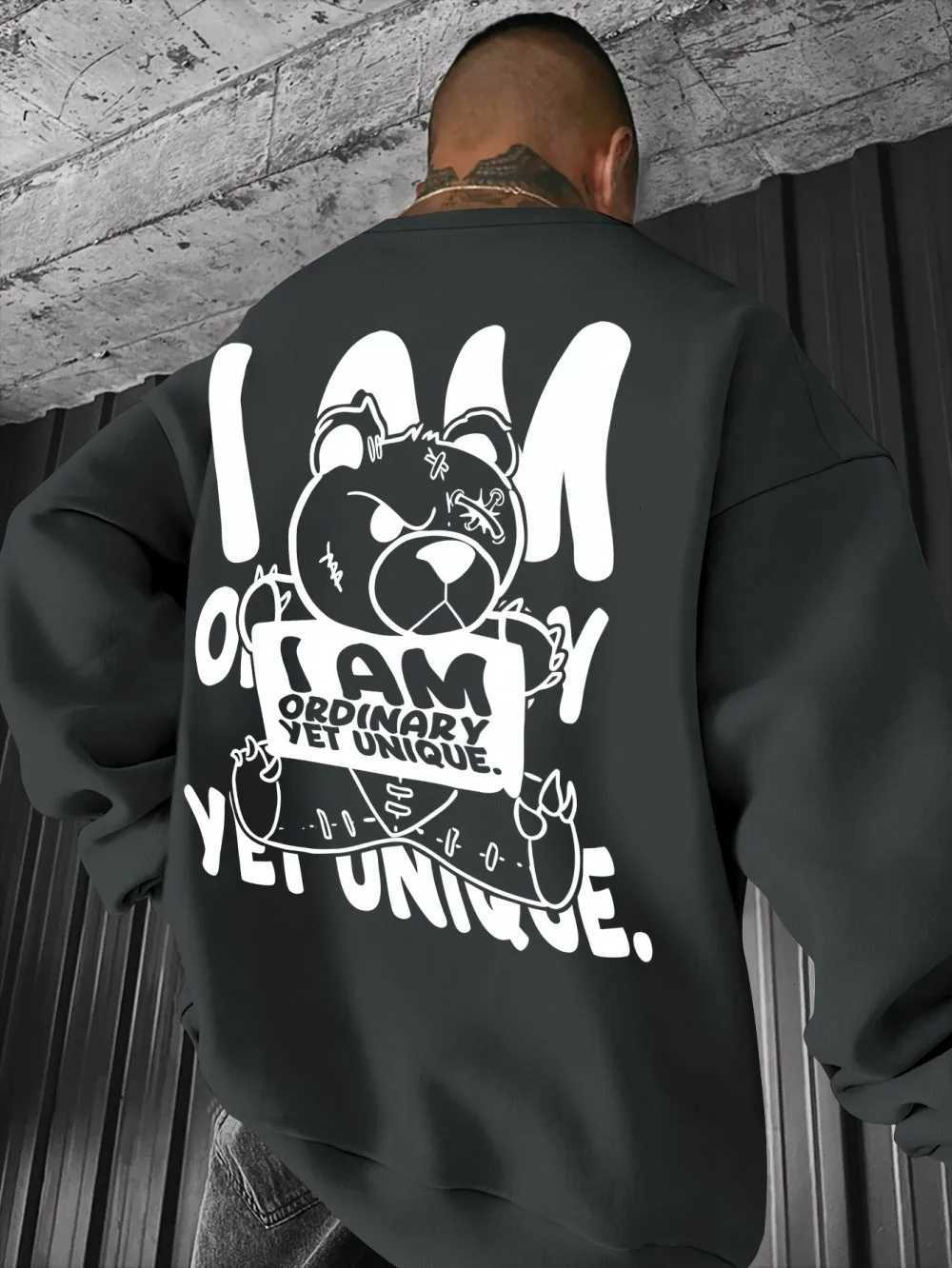 Autumn mens fashionable and personalized teddy bear letter print comfortable soft long sleeved pullover outdoor street top W251027