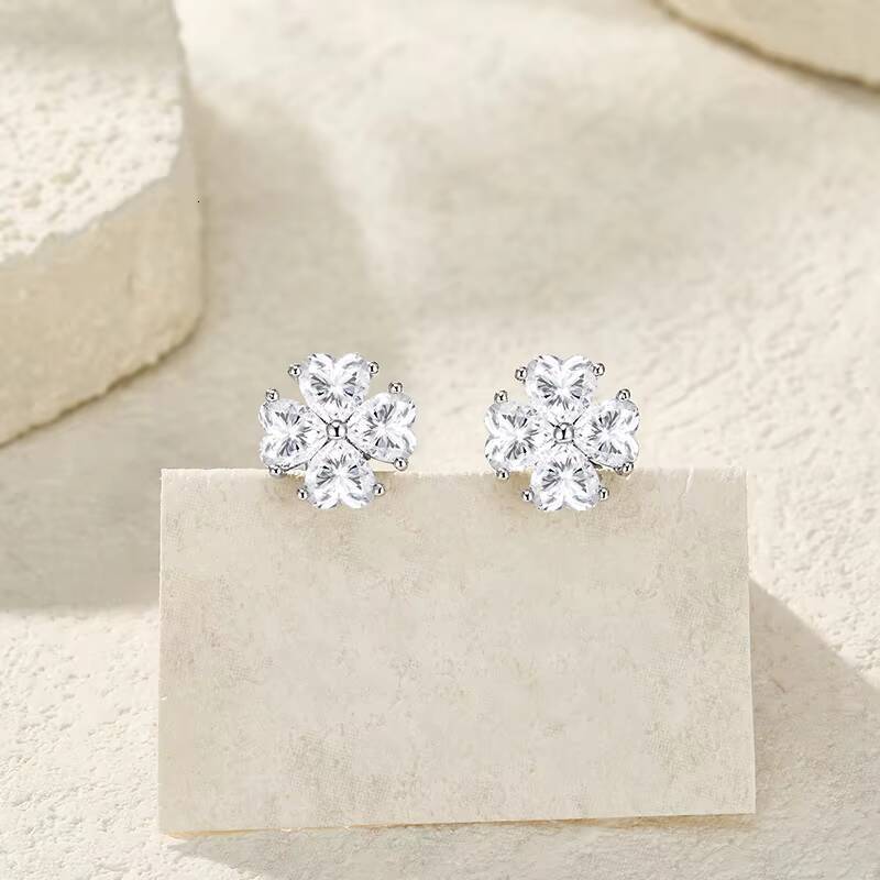 Custom 925 Sterling Silver Moissanite Fashion Jewelry Heart Cut Flower Design Gold Plated GRA Certificate Stud Women Earrings