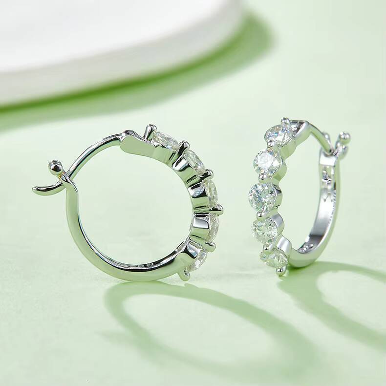 Trending Jewelry for Woman 925 Sterling Silver Hoops 3mm 01ct D Moissanite Stud Earrings