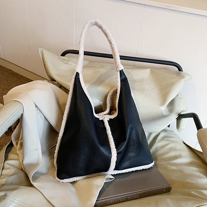 Autumn and winter new fur shoulder bag designer women's armpit bag fashionable retro nostalgic plush handbag