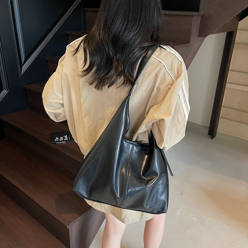 Free shipping designer bag Relaxed Casual Tote Bag for Women Large Capacity New Fashionable High-End Soft Leather Commuter Shoulder Bag