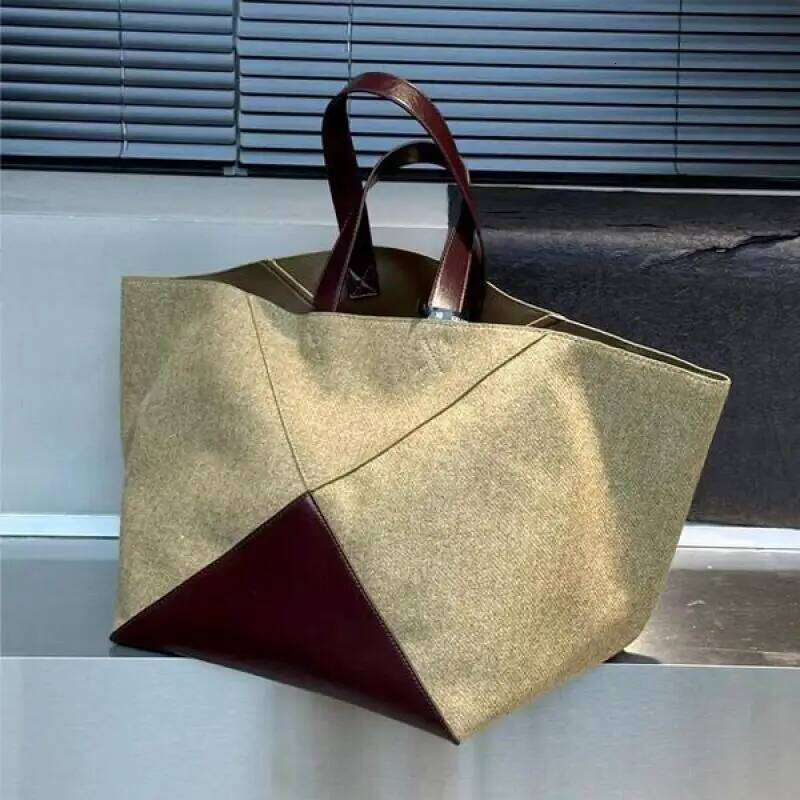 Designer Luxury Autumn And Winter Fashion New Patchwork Contrasting Color Large Capacity Hand Held Tote Woolen Texture Single Shoulder Bag