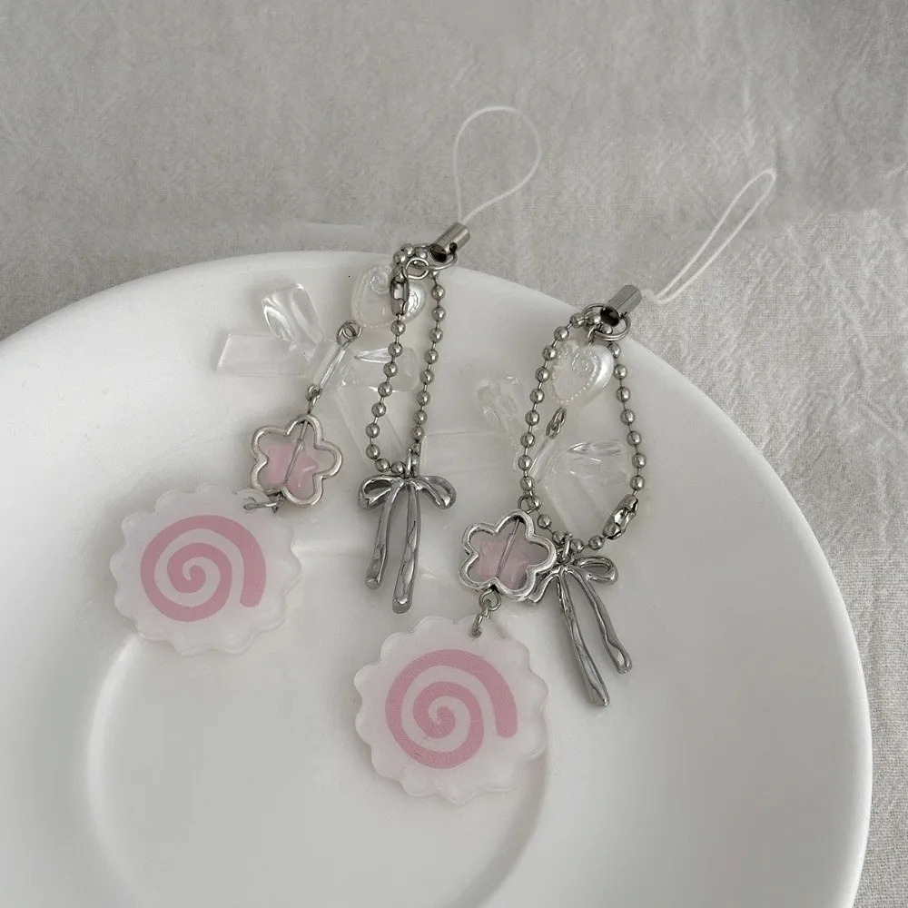 2PCS Y2K Bag Pendant Flower Bowknot Love Womens Backpack Keychain Cute Acrylic Pants Chain Accessories Mobile Phone Key Chain 251021