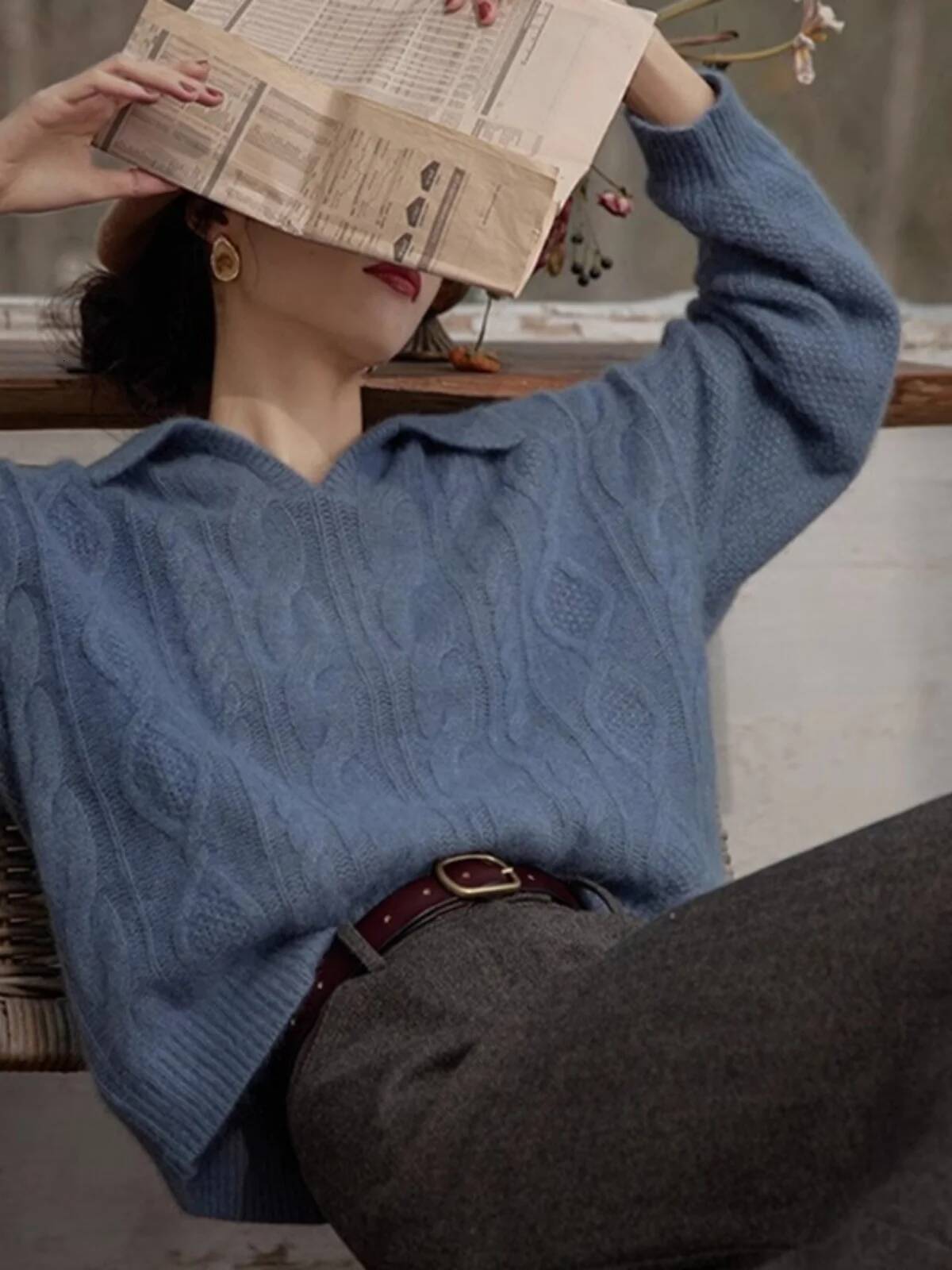 Retro Blue Twist Lapel Cashmere Sweater Women Wear Lazy Wind Pullover In Autumn And Winter.