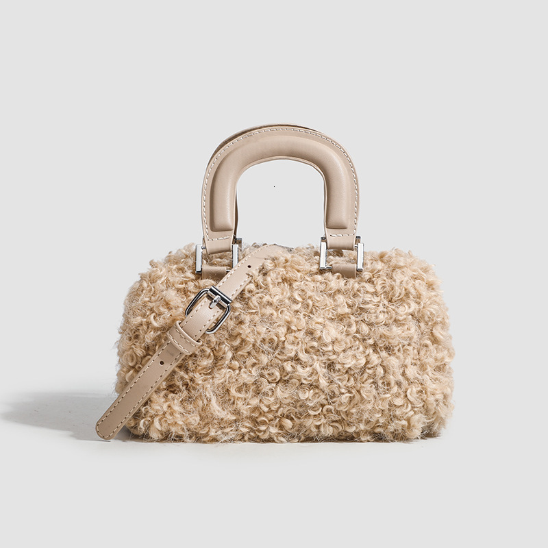 Designer women's handheld winter lamb wool bag, new fashionable shoulder bag, trendy crossbody bag