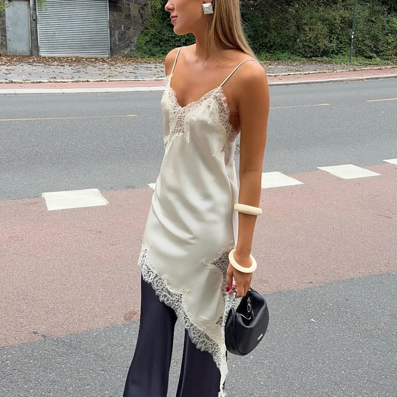 Sexy Lace Irregular Womens Tank Top Chic Vneck Backless Sleeveless See Through Female Vest 2025 Summer Lady High Street Tops 251027