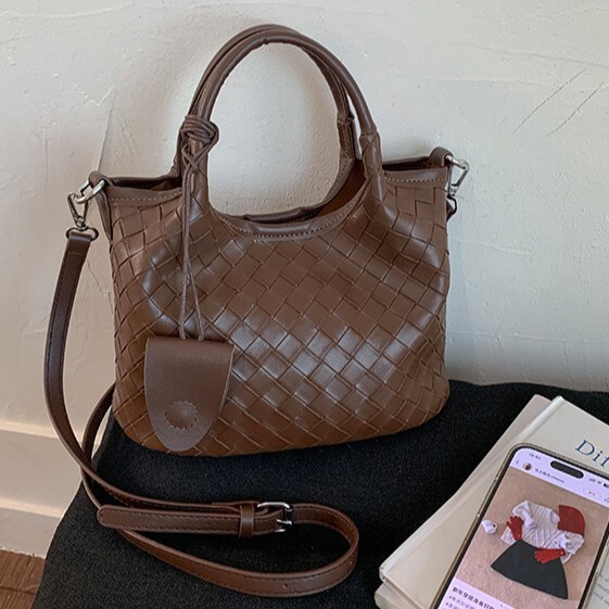 Free shipping designer bag Woven Bag for Women New Fashion Versatile Handbag Crossbody Bag Large Capacity Casual Commuter Shoulder Tote Bag