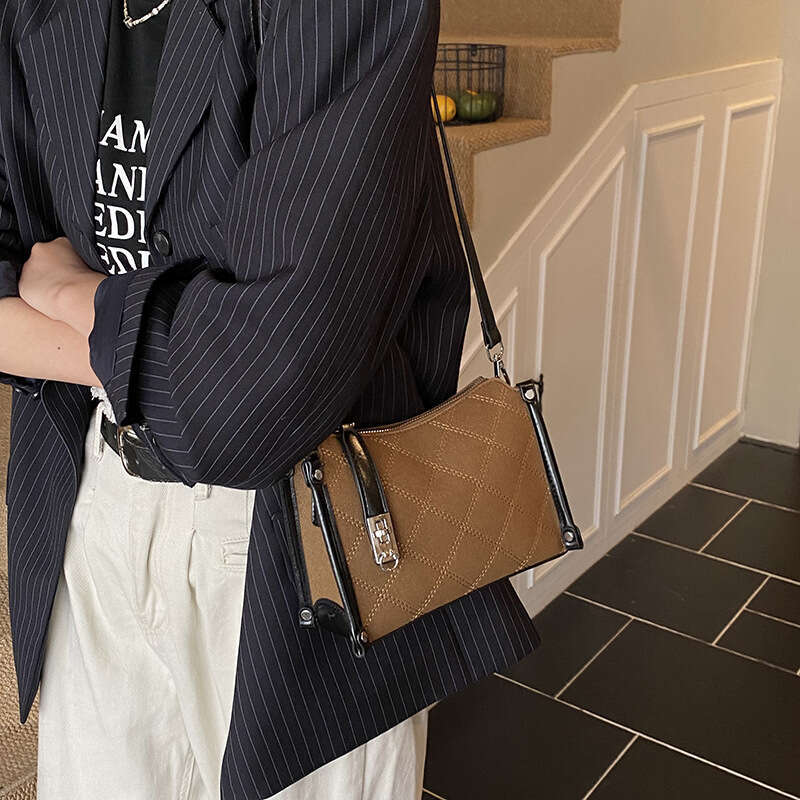 Autumn Winter New High-End Designer Bag - Women's Niche Suede Quilted Pillow Bag, Stylish for Single Shoulder & Crossbody Use