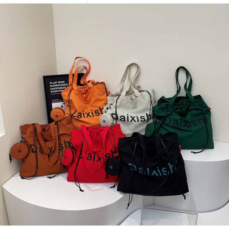 Free shipping designer bag Casual Large Capacity Nylon Bag for Women New Lightweight Versatile Commuter Shoulder Bag College Student Tote Bag