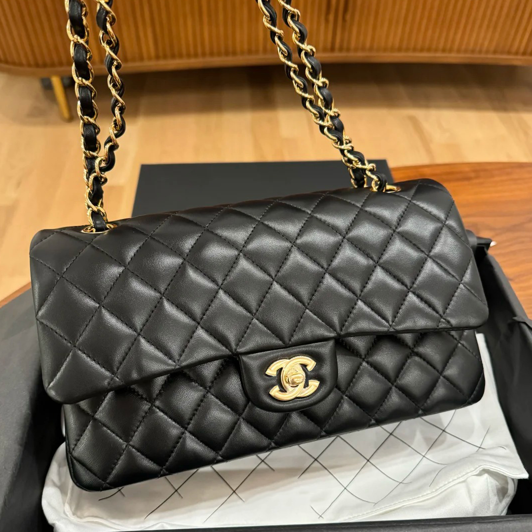 Designer Bag Shiny Patent Leather Chain Bag Shoulder Bag 26cm Leather Flip Cover Hardware Metal Luxury Tote Crossbody Bag Multi-color Popular Classic Style Ship 001