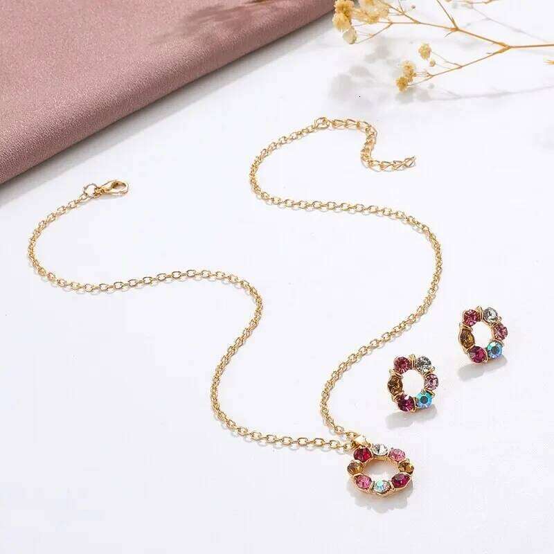 3Pcs Gold Necklace Earrings Set Ladies Celebrity Simple Fashion Style Exquisite Stained Glass Dia Circle Shape Jewelry