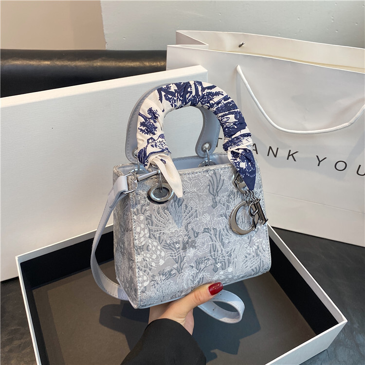 Free shipping designer bag Women Bag High-End Light Luxury Small Square Bag Exquisite Versatile Commuter Women Shoulder Crossbody Bag