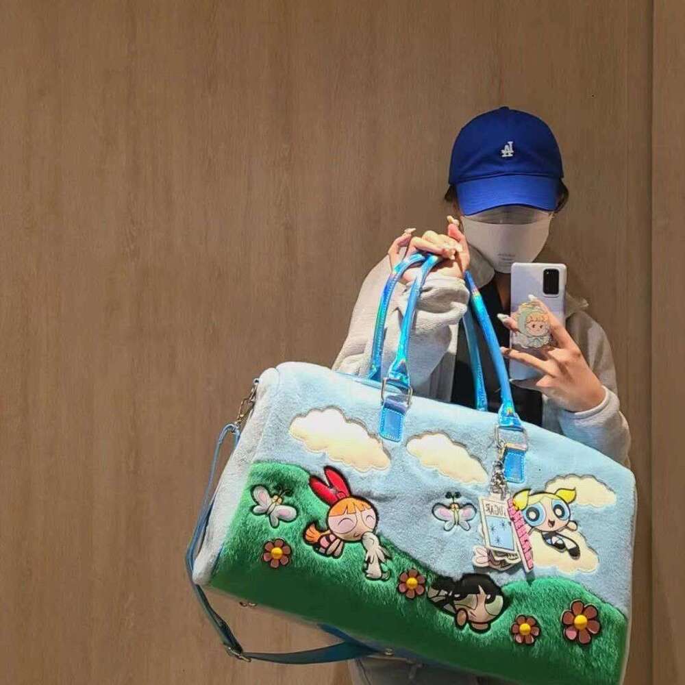 Advanced Cartoon Plush Luggage -3D Anime Character, Flying Girl Police Handbag, Luggage Bag, Large Capacity, Ideal for Leisure Travel