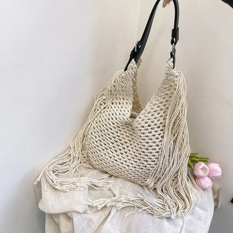 2025 Summer Tassel Shoulder Bags Hollow Out Weaving Tote Bags For Women Beach Vacation Handbags Travel Shoulder Bag 251027