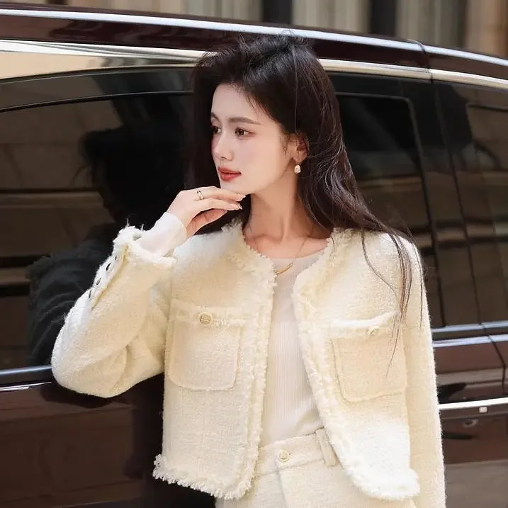 Womens Winter Little Fragrance Short Tweed Blazers Skirt Set Vintage Solid Color Round Neck Tassel Jacket Twopiece Sets 251023