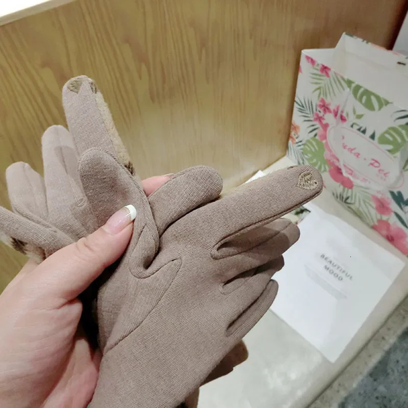 Vintage Plaid Mittens Womens Autumn Winter Glove Gothic Lolita Emo Gloves Black Cashmere Guantes Calefactable Invierno Mujer 251024