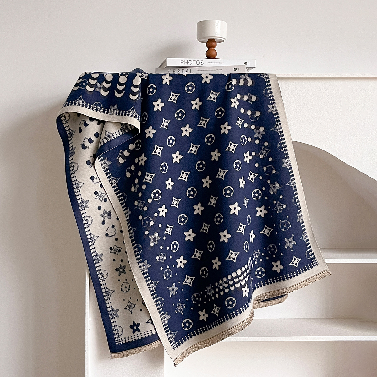 Free shipping Designer Scarves 2025 New Fashion Versatile Scarf Womens Autumn Winter Versatile Double sided Warm Shawl brown black