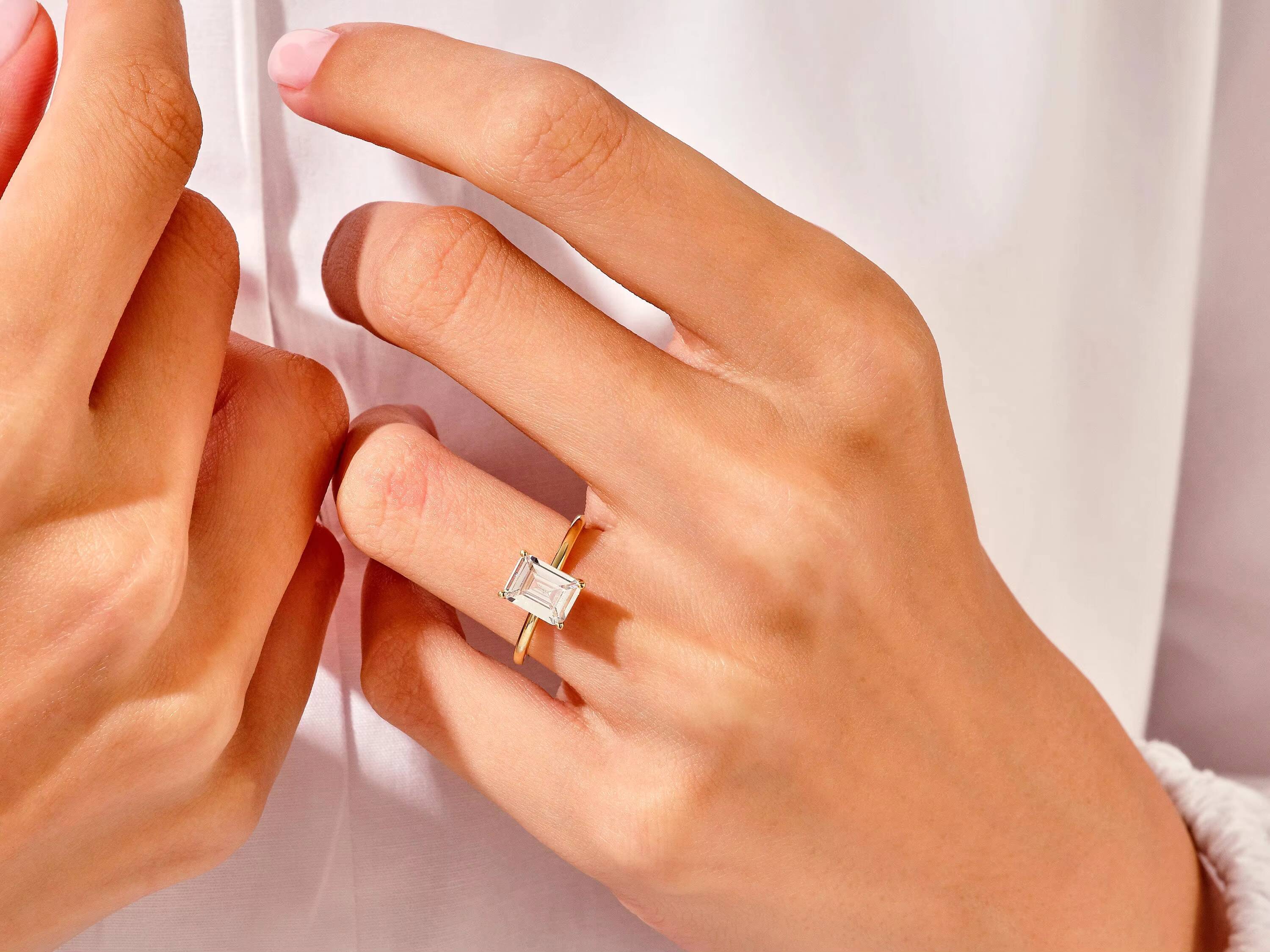 15 CT Emerald Cut Diamond Engagement Ring 14k 18k Gold Dainty Engagement Ring 4 Prong Solitaire Diamond Ring