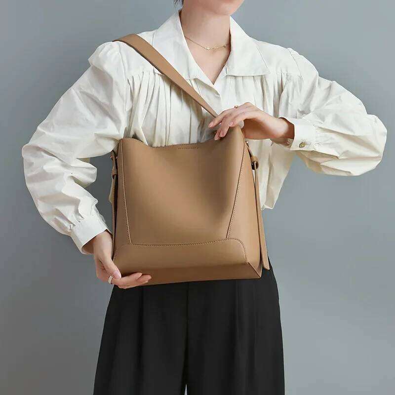 Designer Luxury Women Cowhide Bucket Large Capacity Shoulder Bag Autumn And Winter