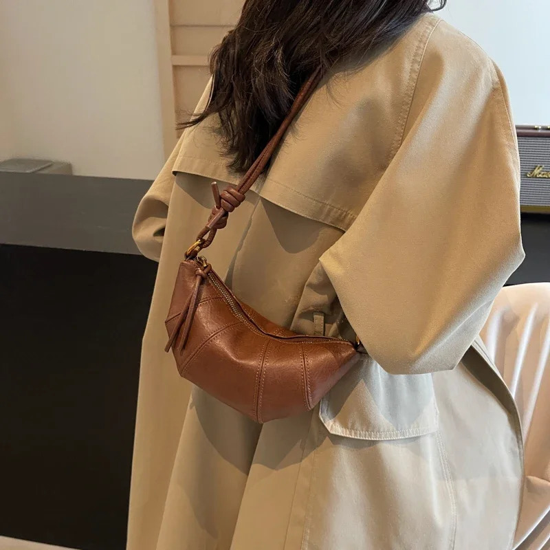 LEFTSIDE 2025 Retro Trend Solid Color Splicing Leather Shoulder Bag Women Korean Fashion Handbags and Purses Lady Crossbody Bag 251027