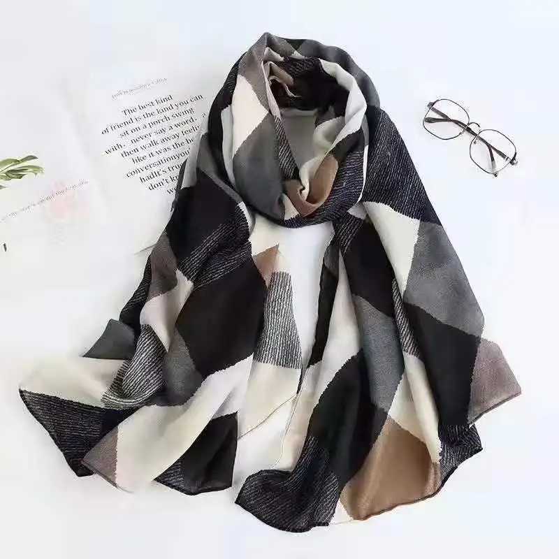 2022 Spain Fashion Daisy Floral Tassel Viscose Shawl Scarf Lady Print Soft Pashmina Sto Wrap Snood Bufandas Muslim Hijab SjaalW251027