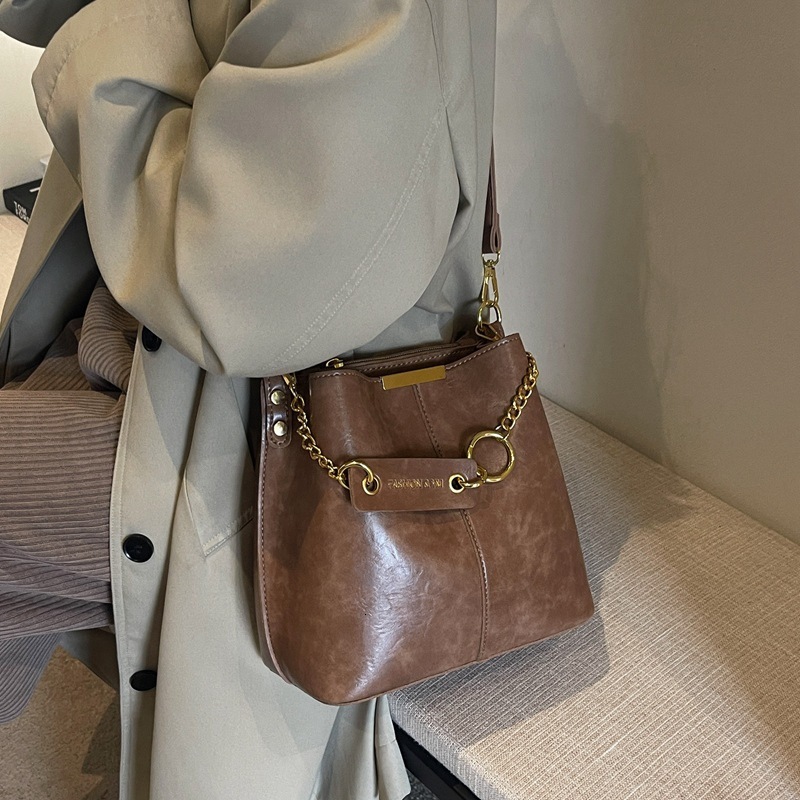 Free shipping designer bag Large Capacity Bag Women Chain Shoulder Bag fashion casual Handheld Bucket Bag Portable Bucket Type