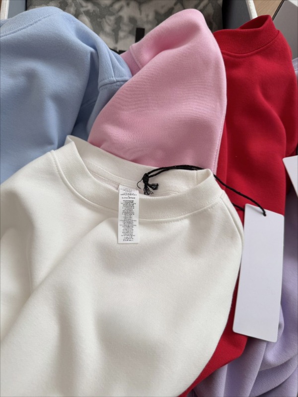 Women's Designer Sports Sweatshirt, Casual Loose Fit, Letter Print Hoodie-Free, Autumn and Winter Fashion Yoga Sports Sweatshirt with Crew Neck