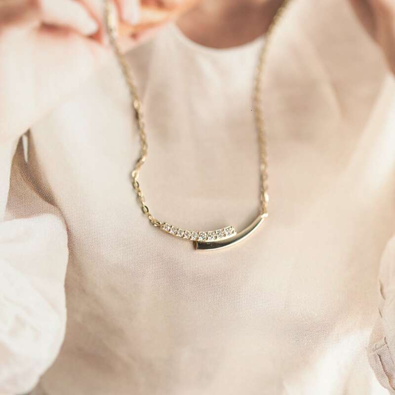 Pendant Necklace Designer luxury Pure silver Plated 14k Gold Simple Elegant Versatile Exquisite Niche Collarbone Necklace