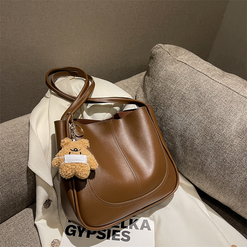 Free shipping designer bag Fashionable Textured Bucket Bag for Women 2023 New Simple Large Capacity Shoulder Underarm Commuter Tote Bag